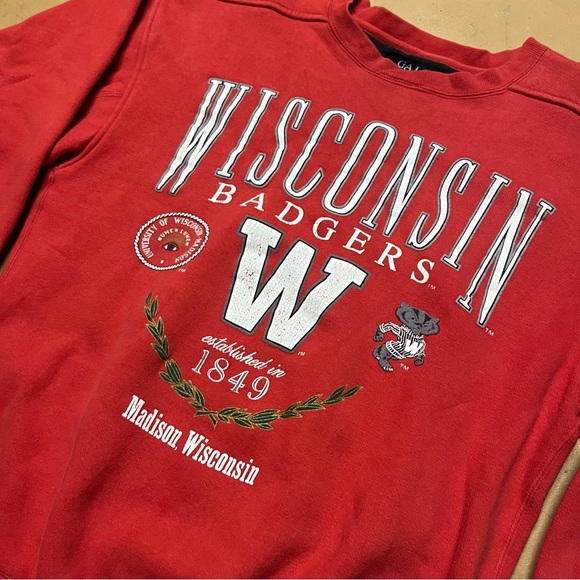 Vintage Wisconsin Badgers Gant Reverse Weave Styled Crewneck Medium - Picture 2 of 5